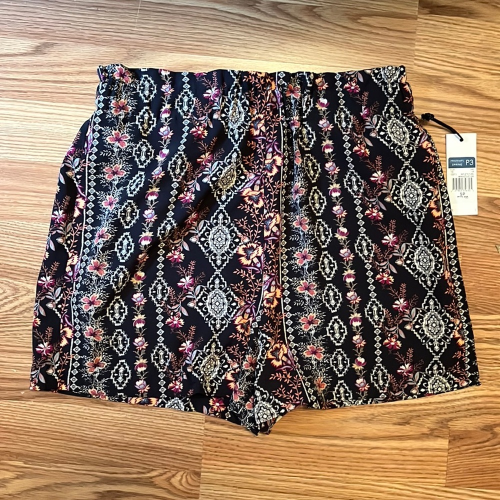 Dex Flowy Shorts
